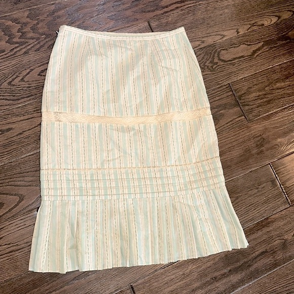 Tibi green dainty feminine Knee-Length Pencil Skirt with Pleated Tiers size 2 - Picture 7 of 9